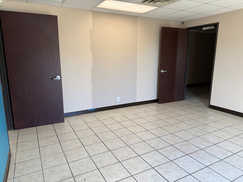 More Photos Of 15060 West Dr, Houston Manufacturing For Sale