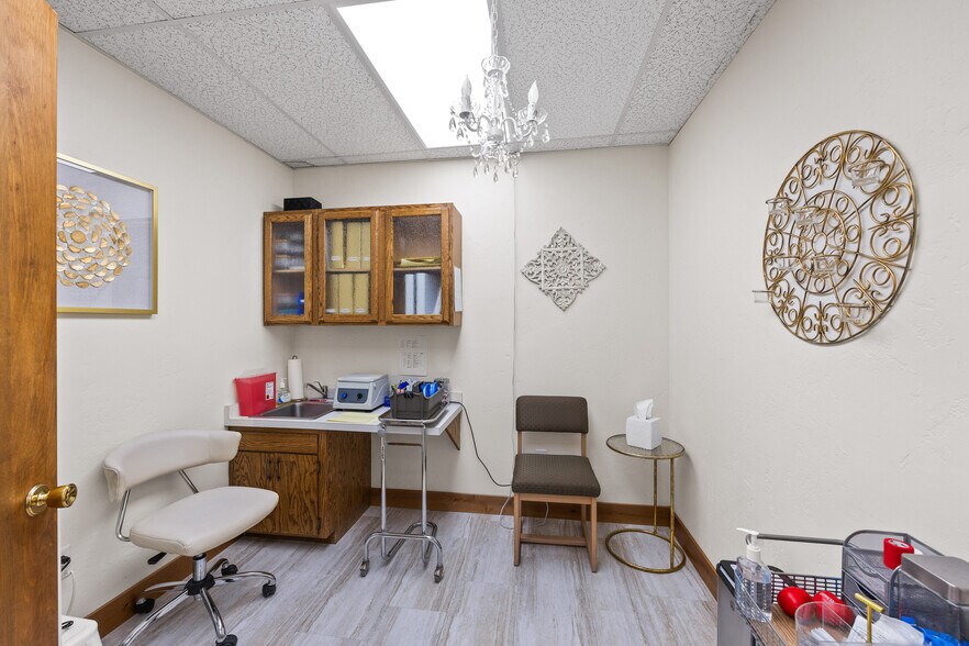 More Photos Of 1297 Burns Way, Kalispell Medical For Sale