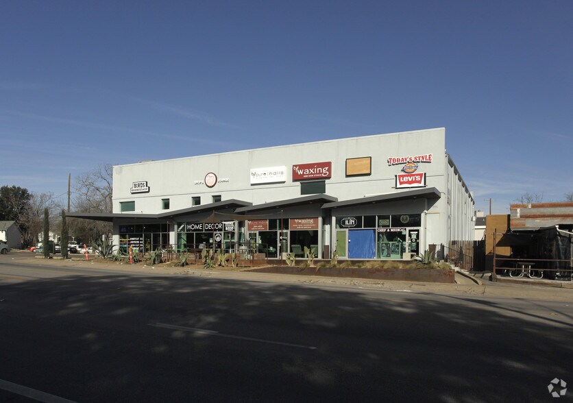 More Photos Of 2110 S Lamar Blvd S, Austin Storefront For Lease