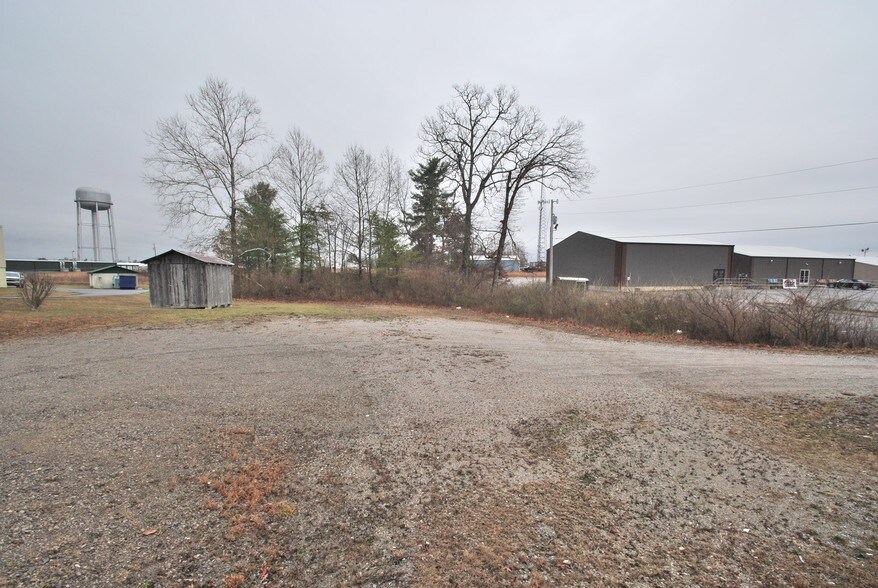 More Photos Of 1700 West Ave, Crossville Office For Lease