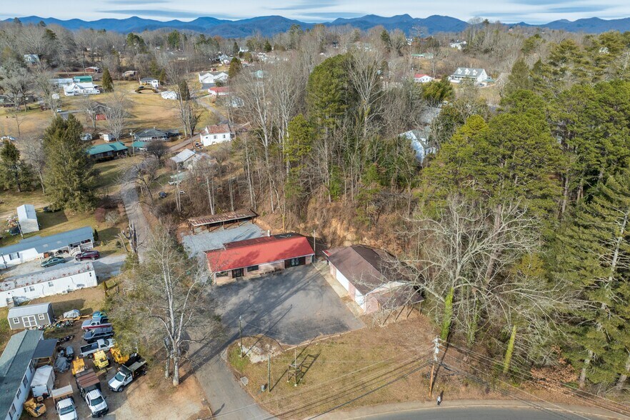 More Photos Of 535 W Main St, Franklin Specialty For Sale