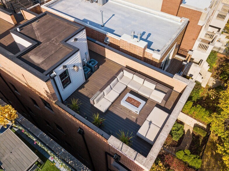 More Photos Of 1428 N Cleveland Ave, Chicago Hospitality For Sale