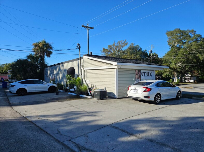 More Photos Of 828 Folly Rd, Charleston Freestanding For Sale