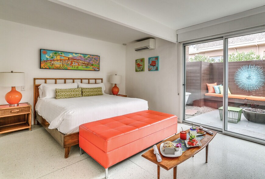 More Photos Of 225 W Baristo Rd, Palm Springs Hotel For Sale