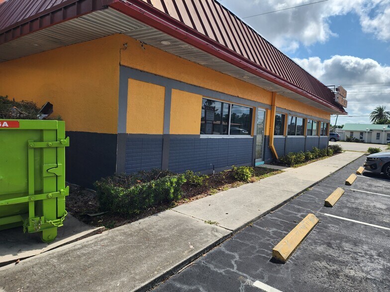 More Photos Of 3922 Del Prado Blvd S, Cape Coral Restaurant For Lease