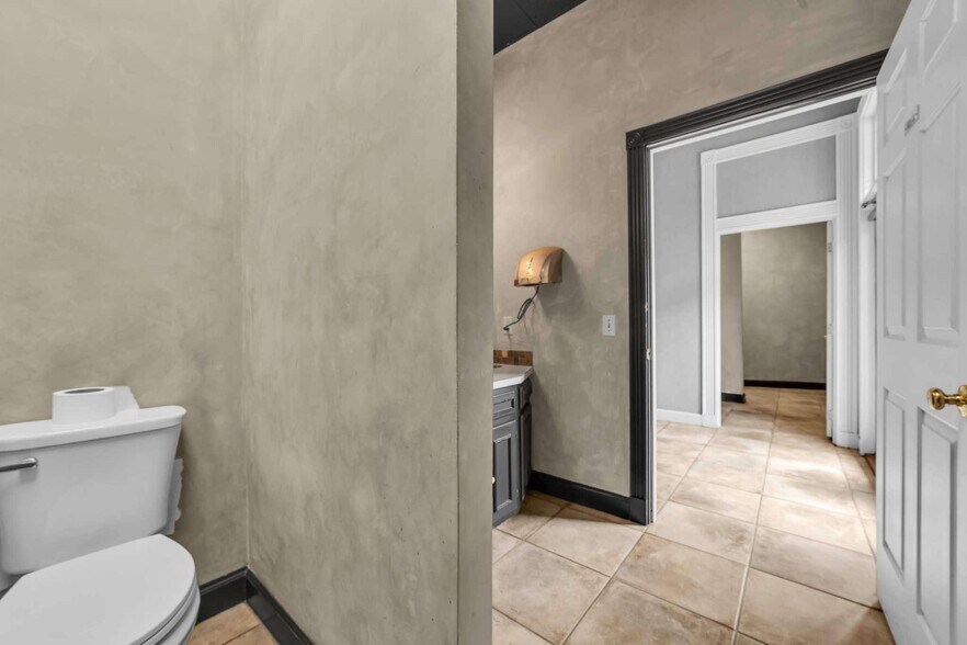 More Photos Of 7110 Town Center Way, Brentwood Office For Sale