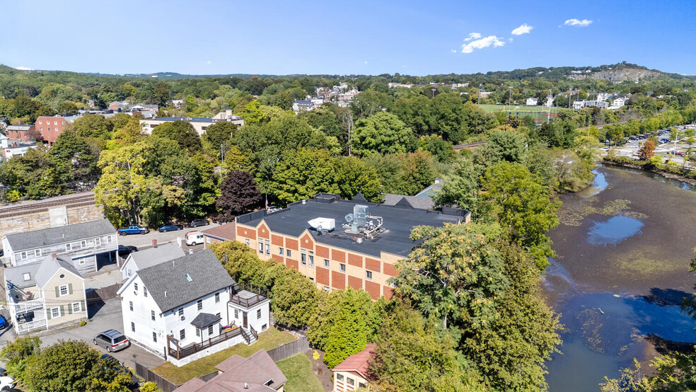 More Photos Of 63 Shore Rd, Winchester Medical For Sale