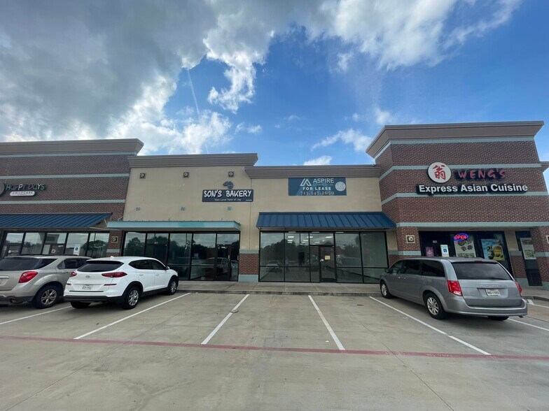 More Photos Of 10807 Huffmeister Rd, Houston Freestanding For Lease