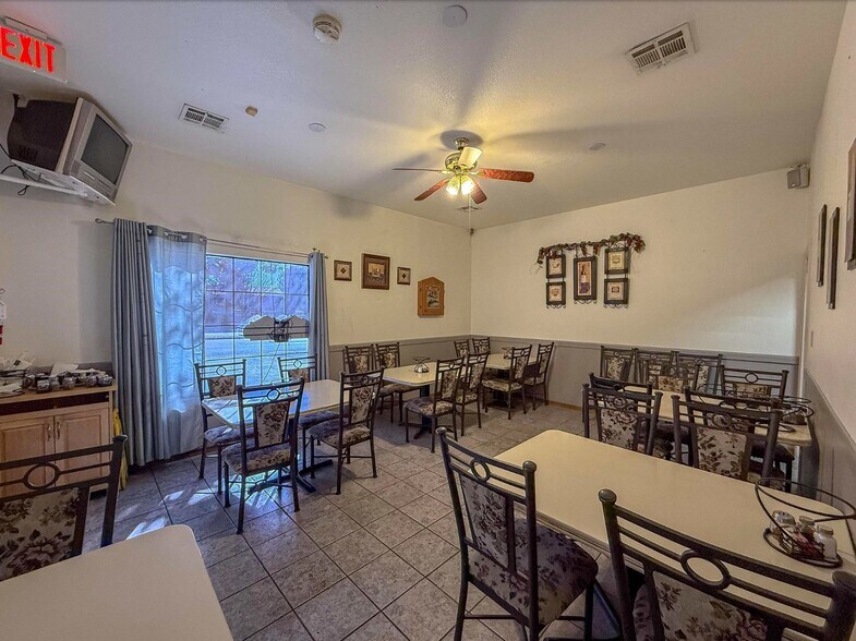 More Photos Of 2203 1st St, Alamogordo General Retail For Sale