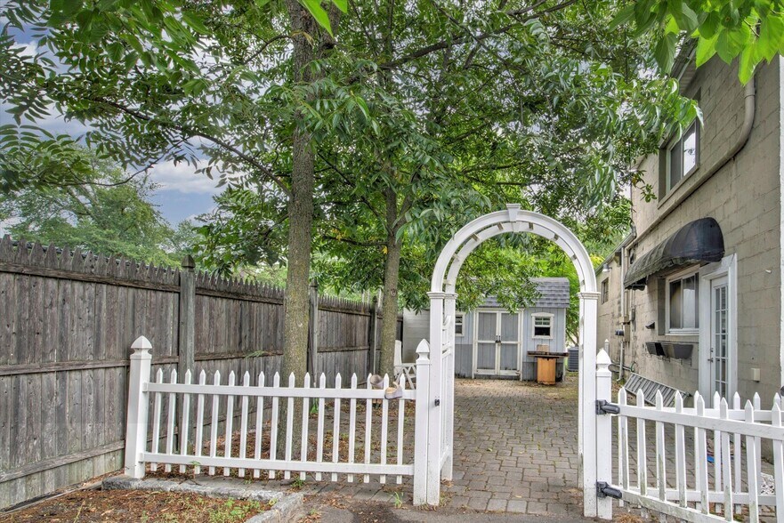 More Photos Of 1035 US Highway 9, Howell Storefront Retail Office For Lease