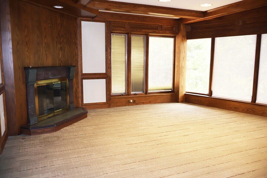 More Photos Of 1712 Magnavox Way, Fort Wayne Office For Lease