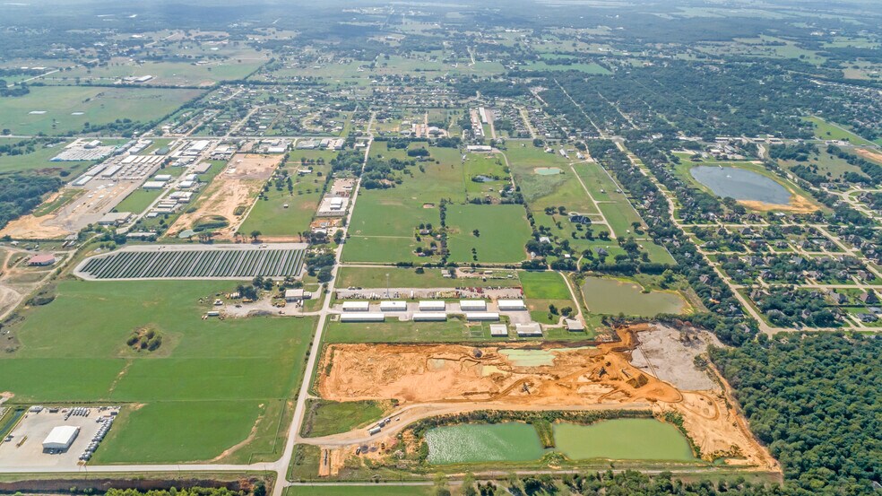 More Photos Of 9053 Ike Byrom Rd, Aubrey Warehouse For Lease