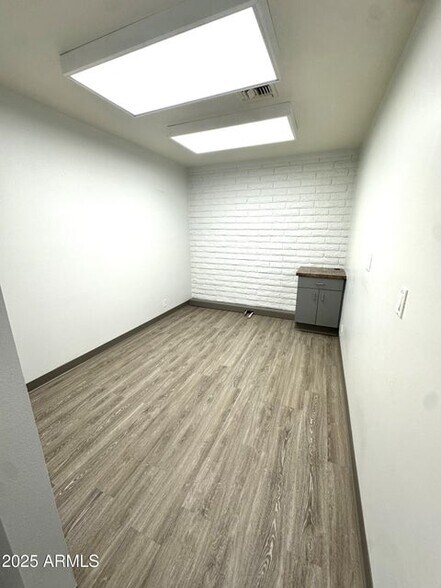 More Photos Of 600 E University Dr, Mesa Medical For Lease