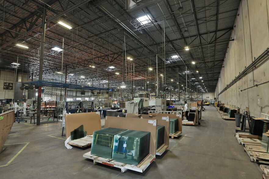 More Photos Of 5525 Brittmoore Rd, Houston Distribution For Lease