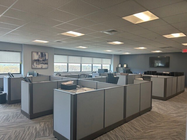 More Photos Of 25 Braintree Hill Office Park, Braintree Office For Lease