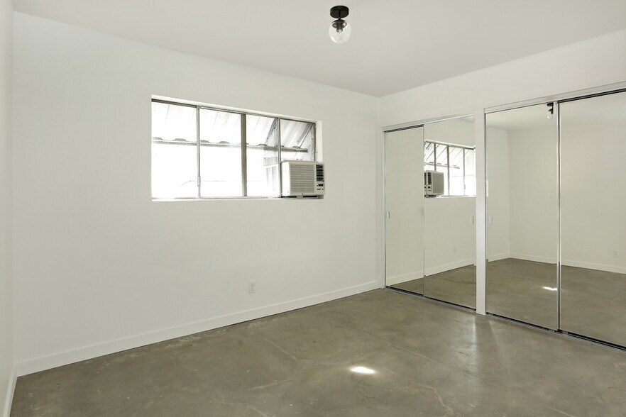 More Photos Of 146 N Vendome St, Los Angeles Apartments For Sale
