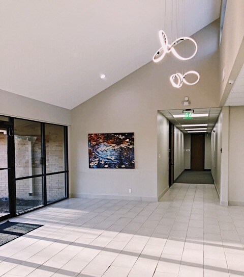 More Photos Of 1550 Norwood Dr, Hurst Office For Lease