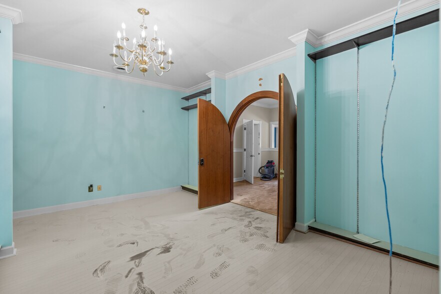 More Photos Of 101 St Clair St, Frankfort Loft Creative Space For Sale