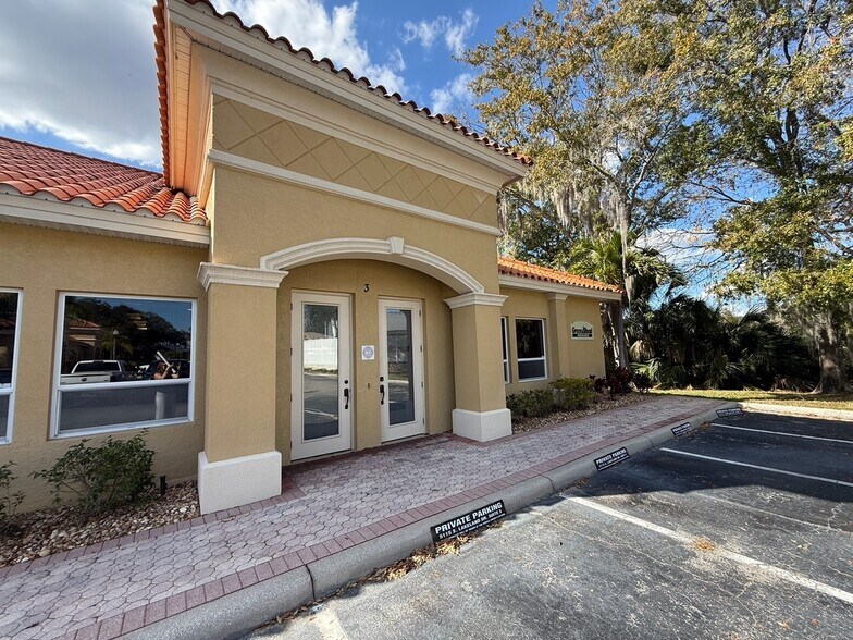 More Photos Of 5115 S Lakeland Dr, Lakeland Office For Sale