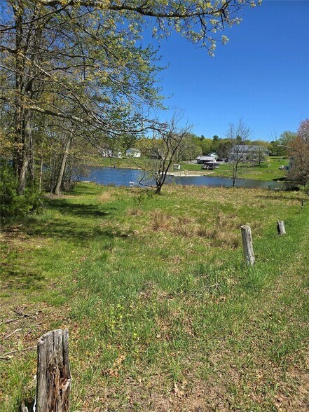 More Photos Of 24 Washington Lake Rd, Yulan Specialty For Sale