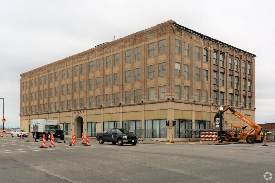 Primary Photo Of 301 Broadway, Lorain Hotel For Lease