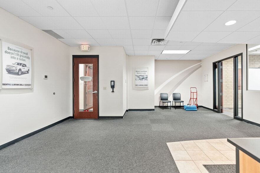 More Photos Of 2905 Lexington Ave S, Eagan Flex For Sale