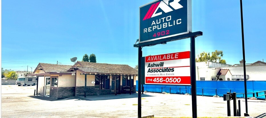 Primary Photo Of 4902 Lincoln Ave, Cypress Auto Dealership For Lease