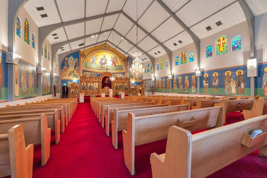 More Photos Of 10831 124th St NW, Edmonton Religious Facility For Sale