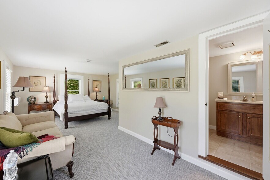 More Photos Of 508 Church St, Oriental Hospitality For Sale