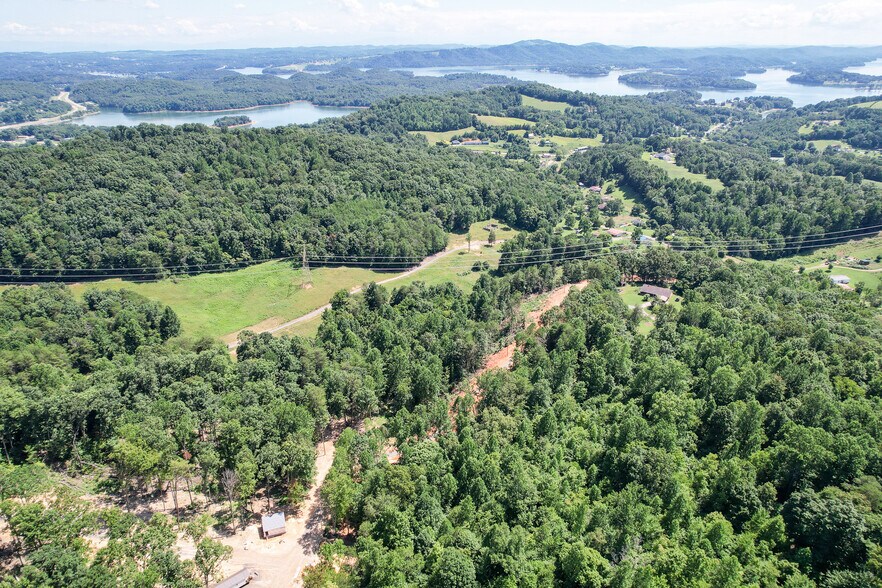 More Photos Of 180 Lakeland Ridge Rd, Bean Station Specialty For Sale