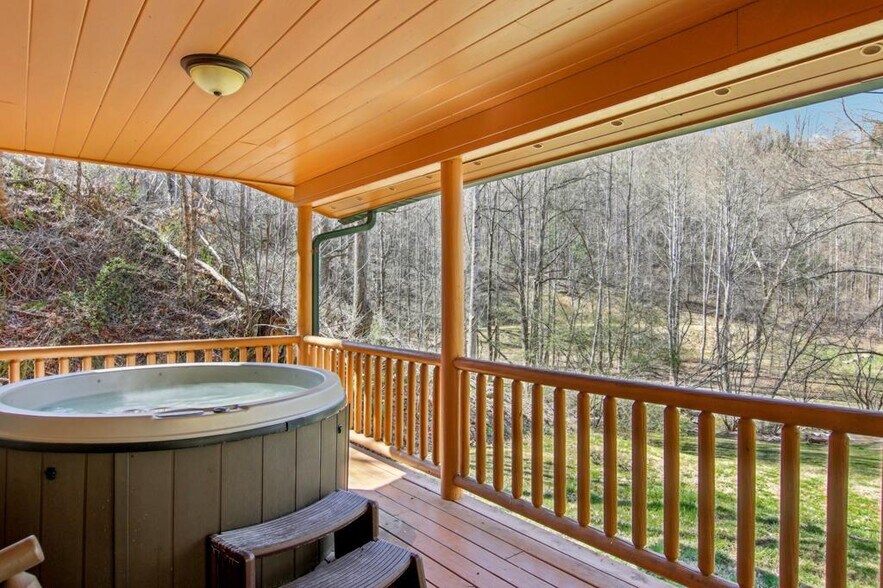 More Photos Of 33 Shepherds Creek rd, Bryson City Specialty For Sale