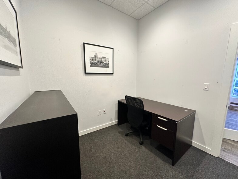 More Photos Of 1901 Harrison St, Hollywood Office For Lease