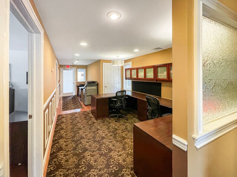 More Photos Of 146 Maple Ave, New City Office For Sale
