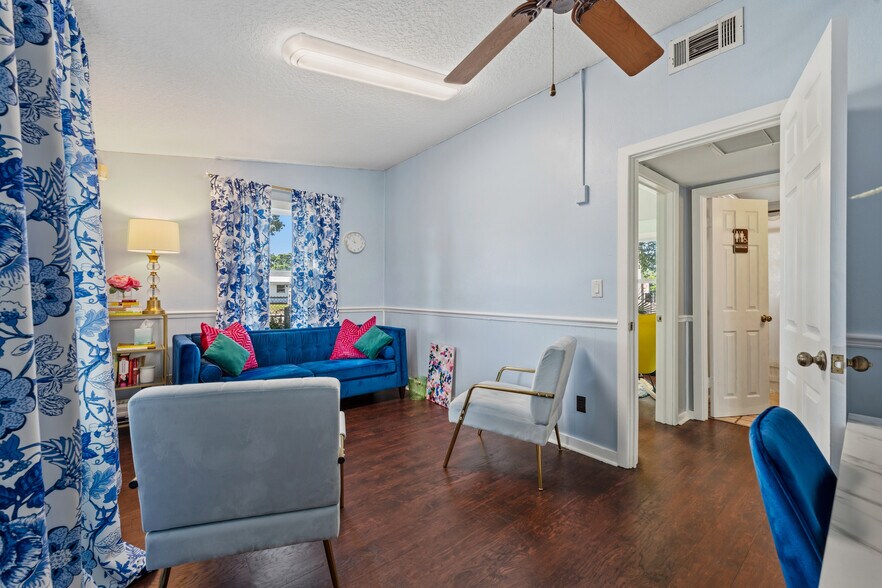 More Photos Of 1324 16th St, Vero Beach Office For Sale