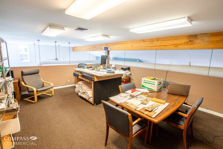 More Photos Of 382 E Hood Ave, Sisters Office For Lease