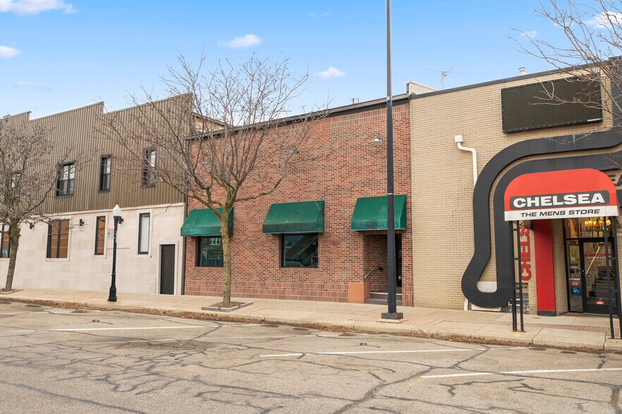 More Photos Of 2919 First St, Wyandotte General Retail For Lease