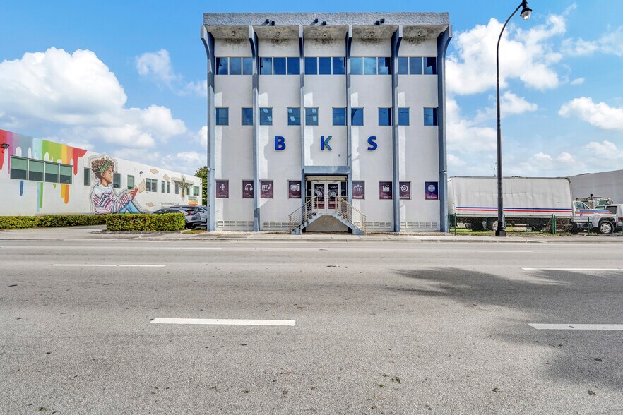 More Photos Of 5465 NW 36th St, Miami Springs Office For Sale