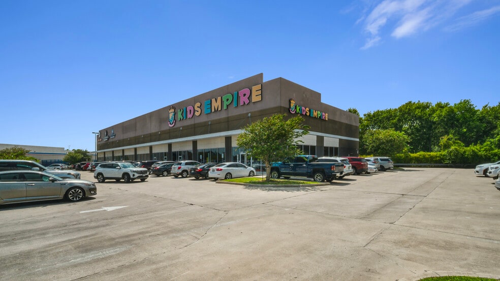 More Photos Of 10404 Gulf Fwy, Houston Storefront For Sale