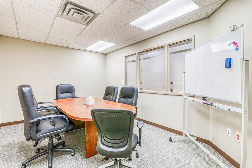 More Photos Of Sundland Park & Mesa Hills Dr., El Paso Office For Lease