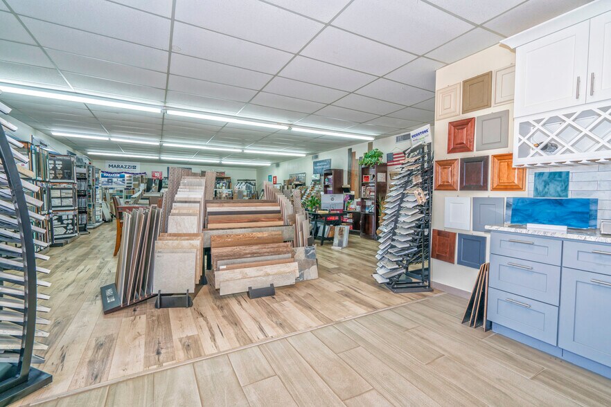 More Photos Of 1016 Voss Ave, Odem Warehouse For Sale