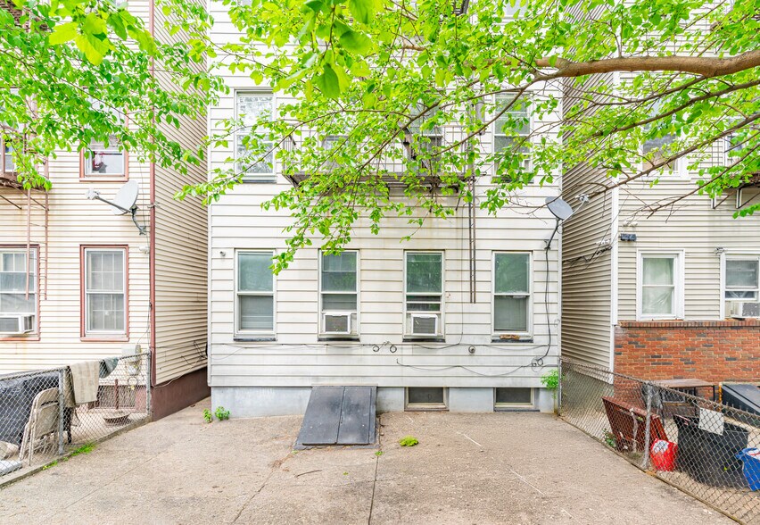 More Photos Of 369 E Kinney St, Newark Apartments For Sale