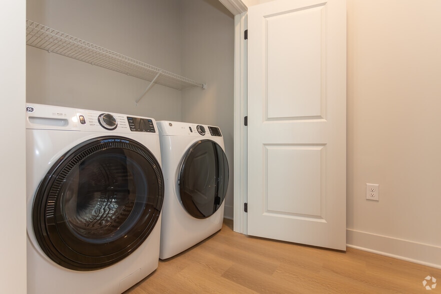 More Photos Of 930 W Mallard Creek Church Rd, Charlotte Apartments For Lease