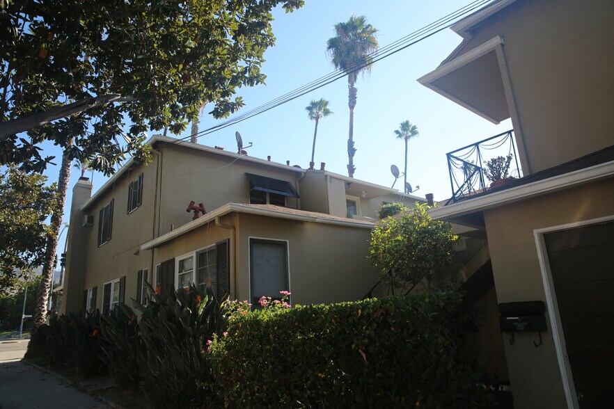 More Photos Of 988 W Glenoaks Blvd, Glendale Apartments For Sale