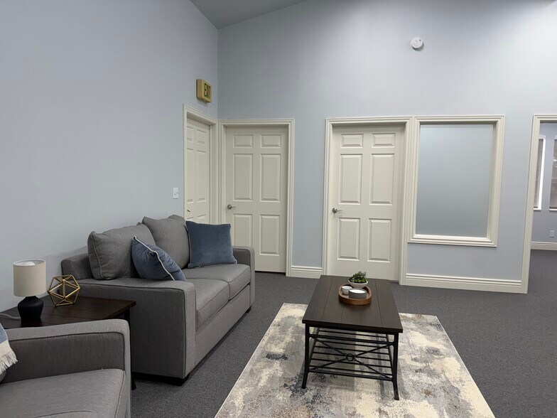 More Photos Of 2708-2722 S Redwood Rd, Salt Lake City Office For Lease