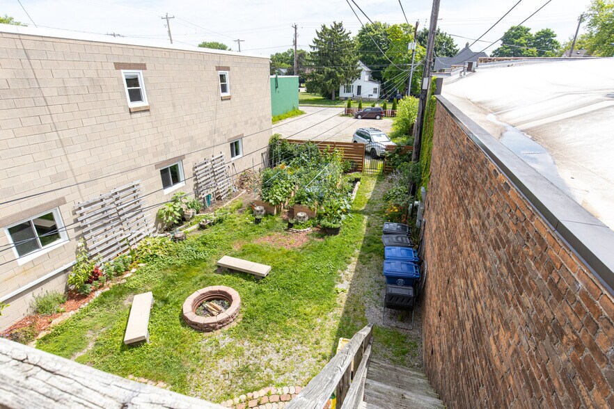 More Photos Of 578 N Main St, Oshkosh Storefront Retail Residential For Sale