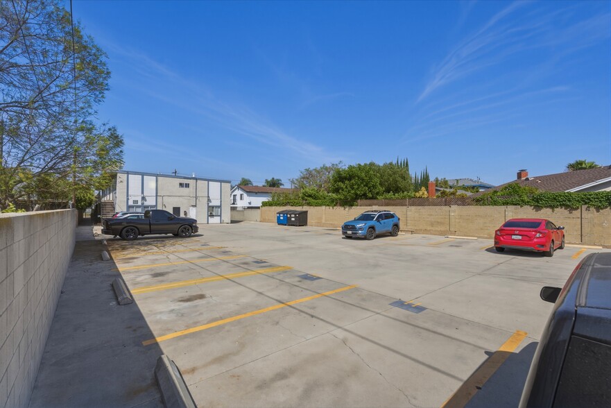 More Photos Of 814 W Redondo Beach Blvd, Gardena Apartments For Sale