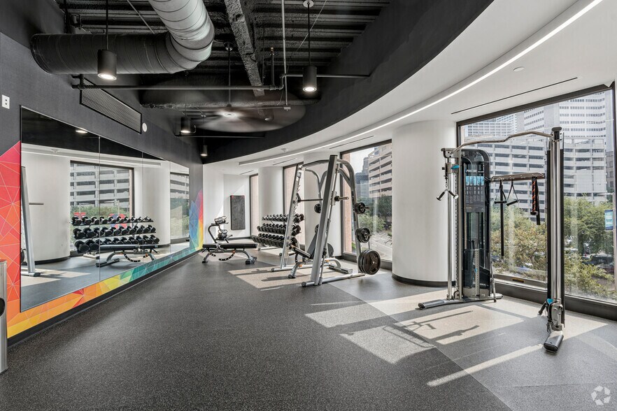 More Photos Of 1415 Louisiana St, Houston Coworking Space