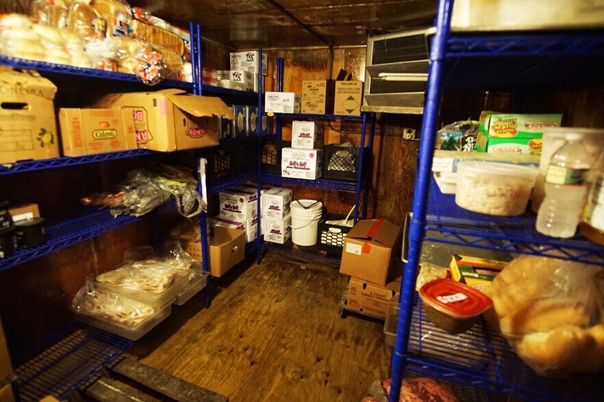 More Photos Of 950 Bay St, Springfield Restaurant For Sale