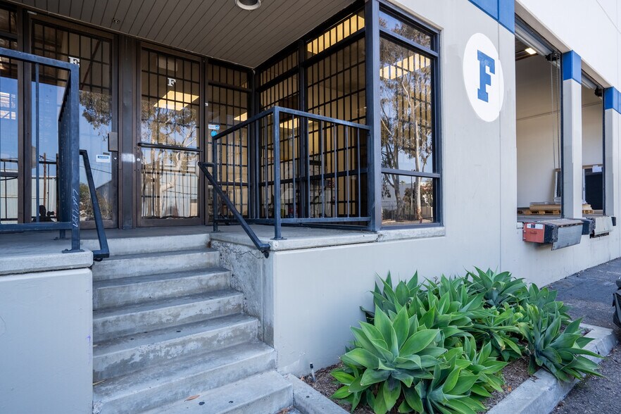 More Photos Of 775 Anita St, Chula Vista Distribution For Lease