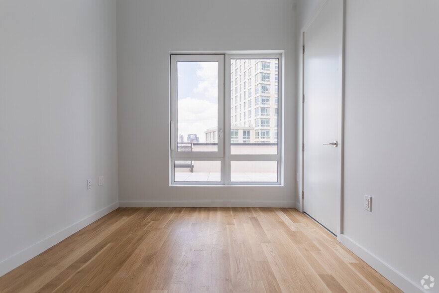 More Photos Of 45-67 Davis St, Long Island City Apartments For Lease